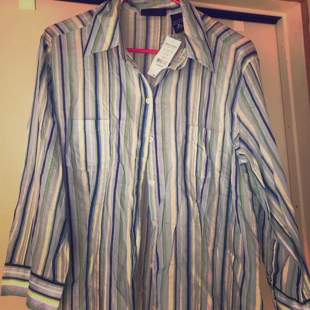 Cute light weight button down top
